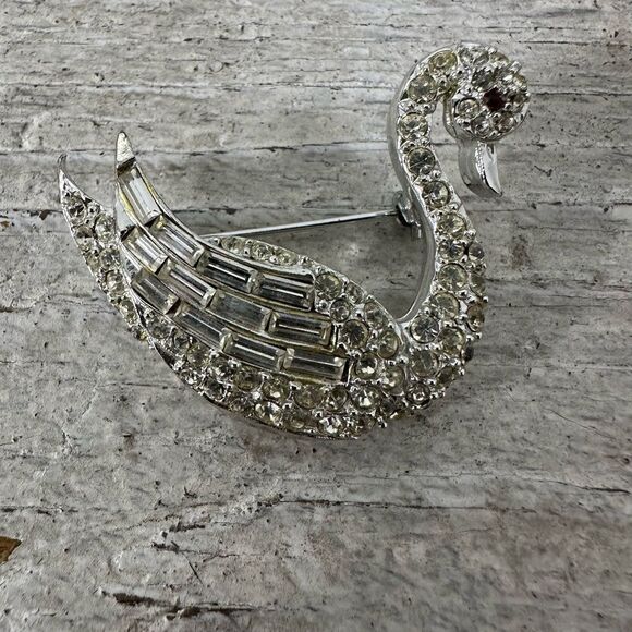 Pell Diamante Glass Rhinestone Swan Bird Brooch Silver Plate Vintage Pin - Picture 1 of 5